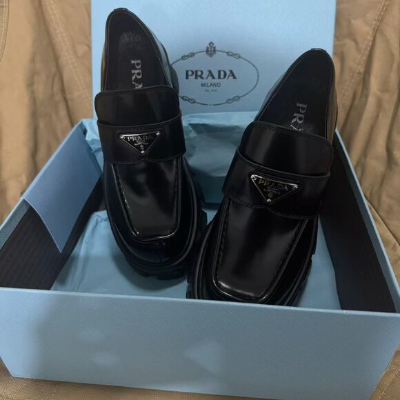 Prada Women Loafers - Picture 3 of 5